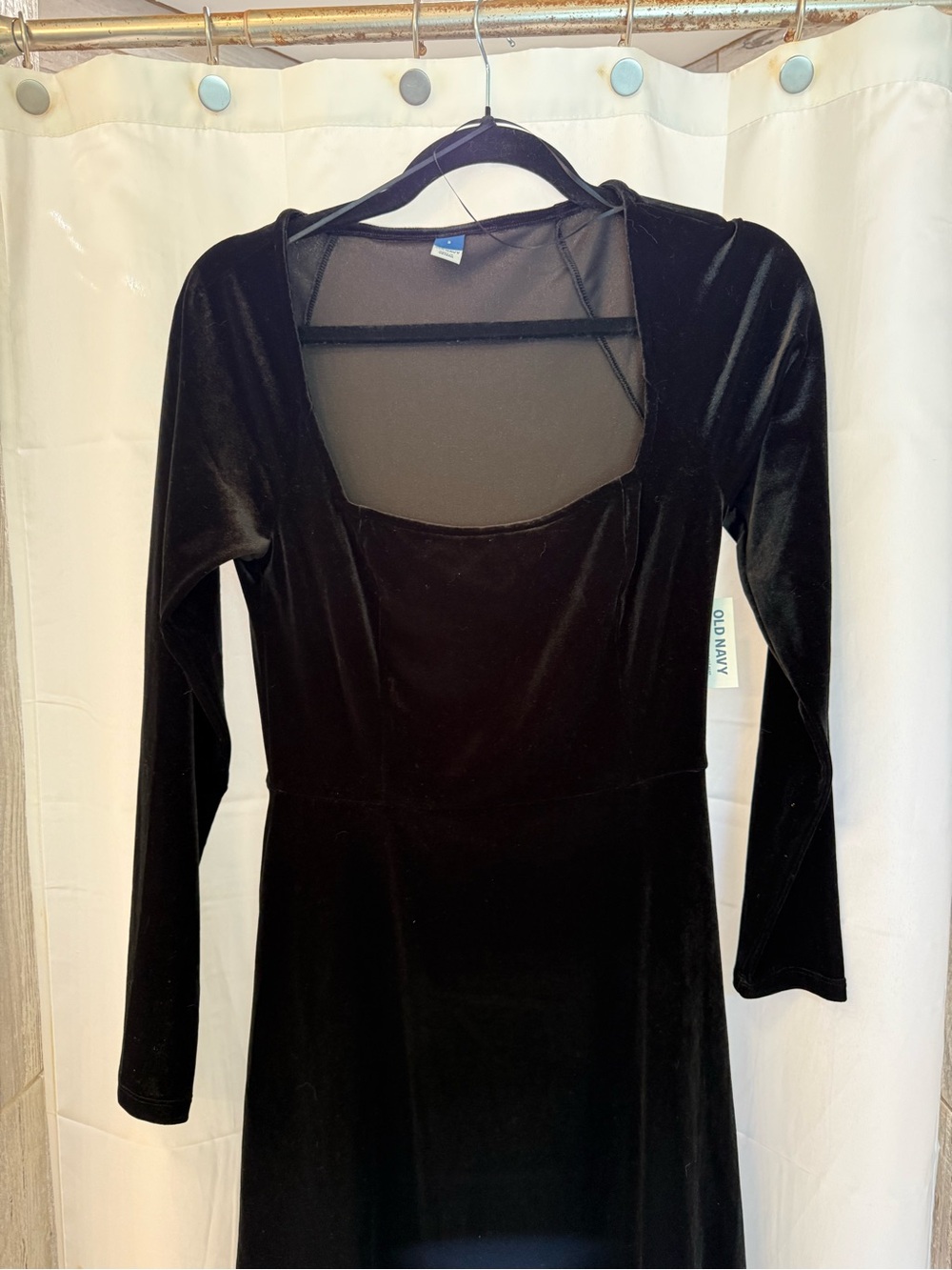 Old Navy Black Velvet Long Sleeve Scoop-Neck Dress